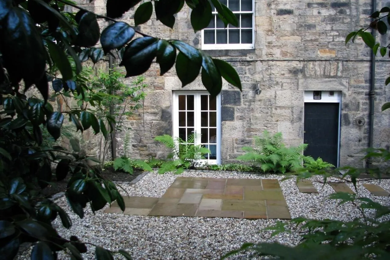 Beautiful New Town Studio With Patio Apartment Edinburgh 0*,  United Kingdom