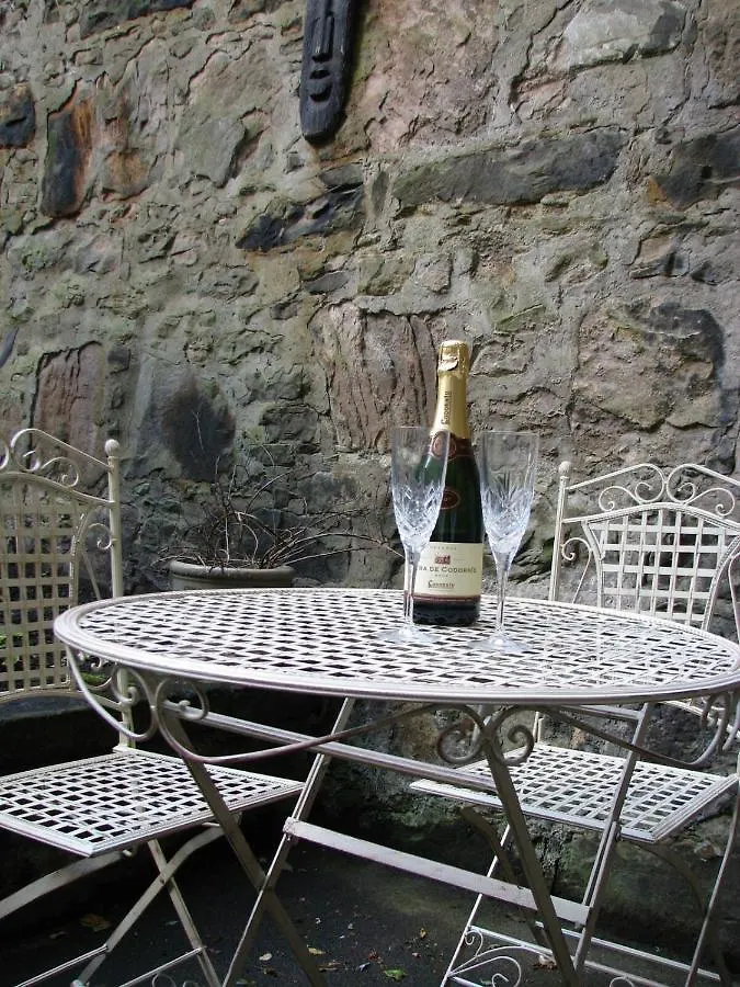 Beautiful New Town Studio With Patio Apartment Edinburgh United Kingdom