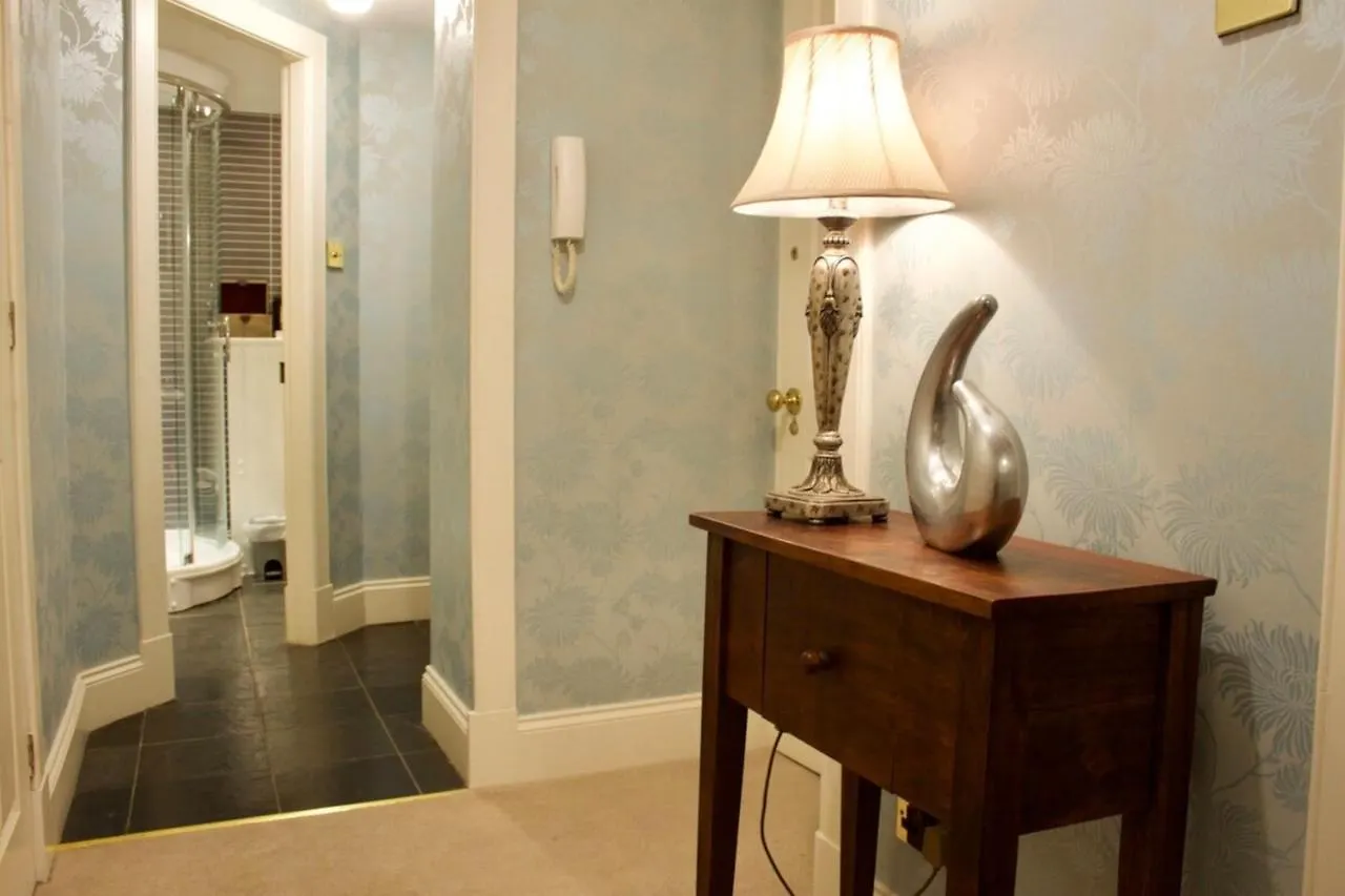 Beautiful New Town Studio With Patio Apartment Edinburgh United Kingdom