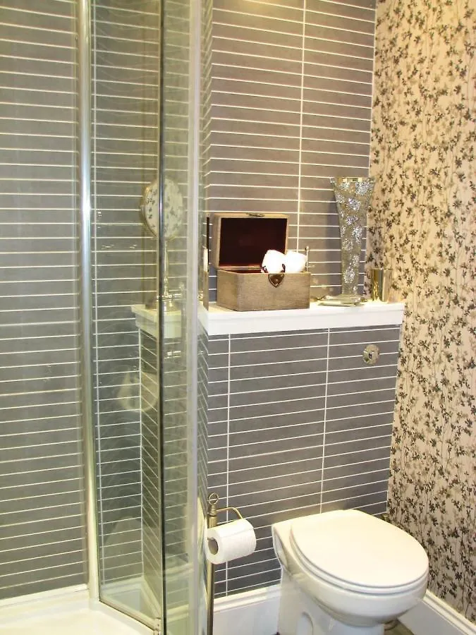 Beautiful New Town Studio With Patio Apartment Edinburgh