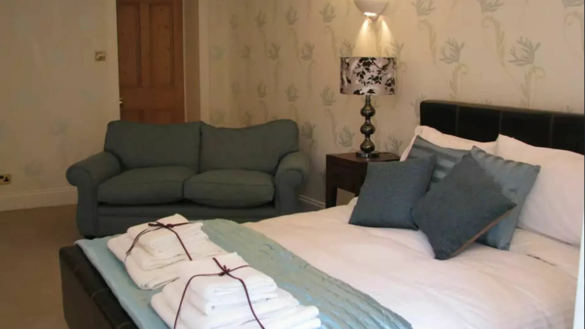 Beautiful New Town Studio With Patio Apartment Edinburgh